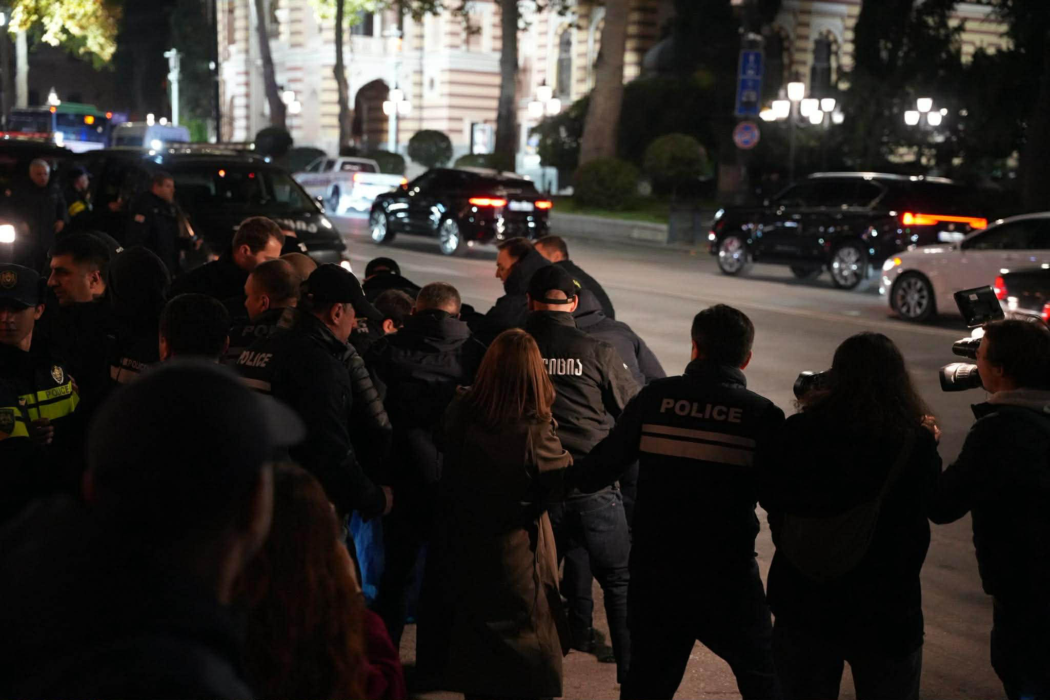 პოლიციამ მსვლელობის კიდევ 2 მონაწილე დააკავა - აქციაზე სულ 3 პირია დაკავებული