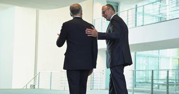 Reuters - მარკ კარნიმ და ფრიდრიხ მერცმა სამხრეთ აფრიკაში გამართული შეხვედრისას უკრაინის მიმართ მხარდაჭერა კიდევ ერთხელ დაადასტურეს