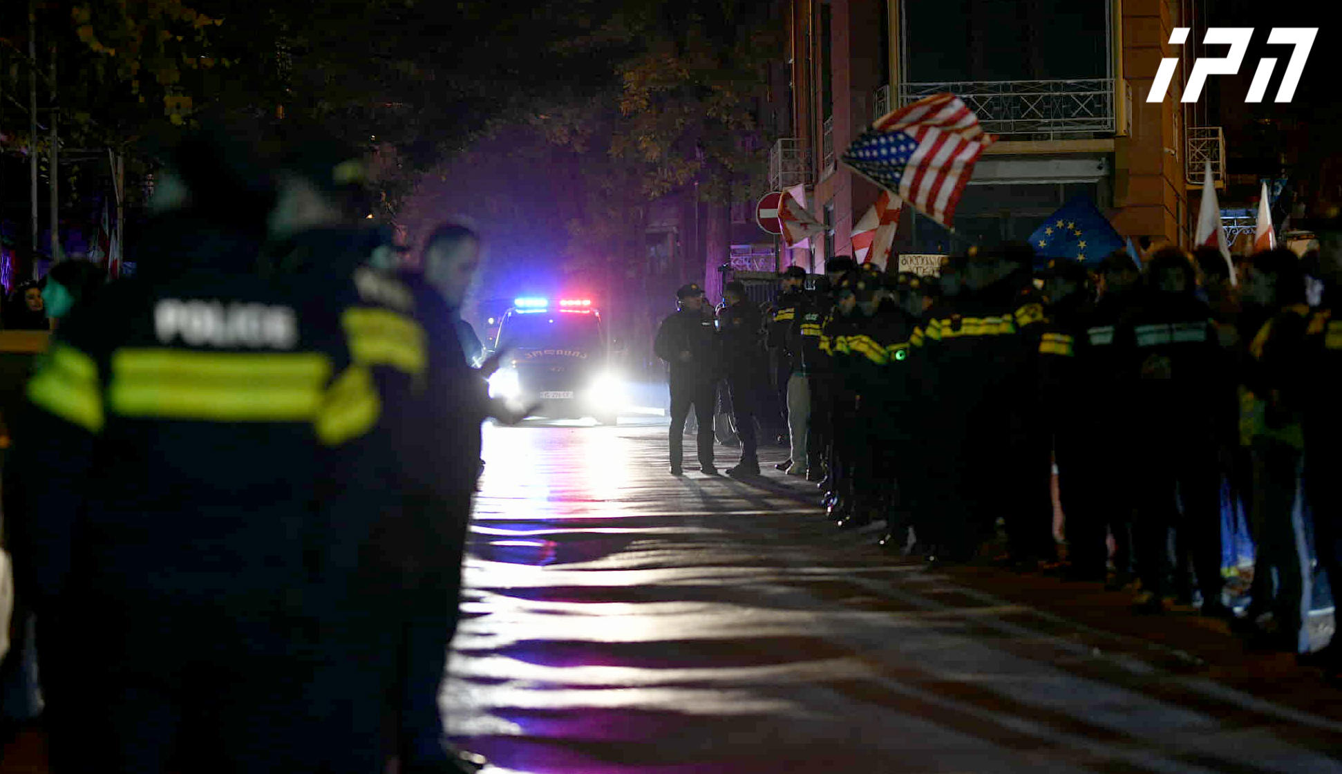 პარლამენტთან აქტივისტი ისაკო დევიძე დააკავეს