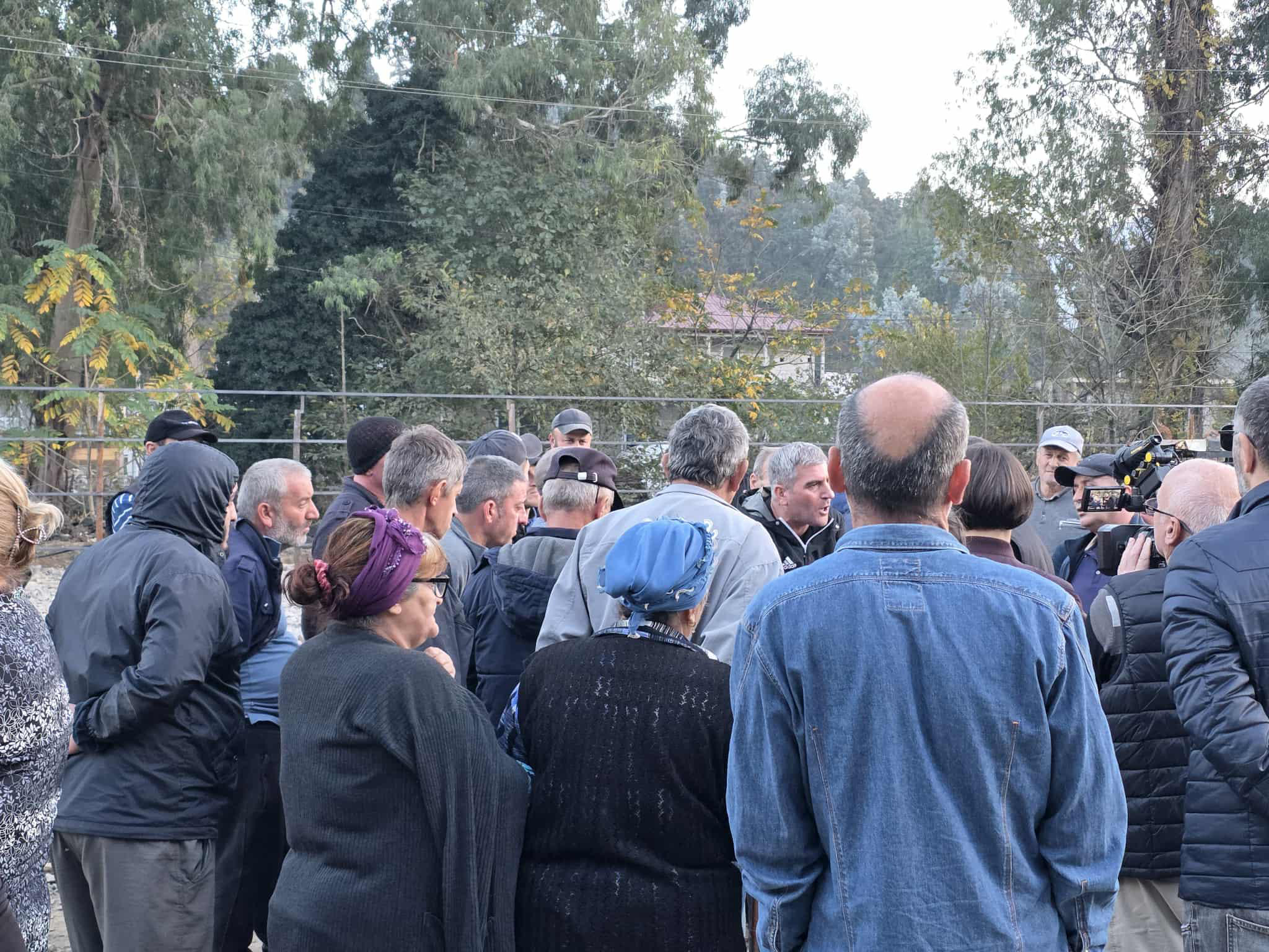 ხელვაჩაურის მუნიციპალიტეტის სოფელ მახვილაურის მოსახლეობა საპროტესტო აქციას მართავს