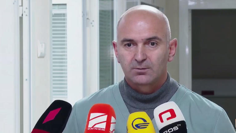 ექიმი ქვეშეთი-კობის გზის მშენებლობისას, სოფელ წკერესთან, მიწის მასის ჩამოშლის შედეგად დაშავებულზე - თავის, გულ-მკერდისა და მუცლის ღრუს ორგანოების ტრავმული დაზიანებები არ ვლინდება, მაგრამ პაციენტის მდგომარეობა საყურადღებოა