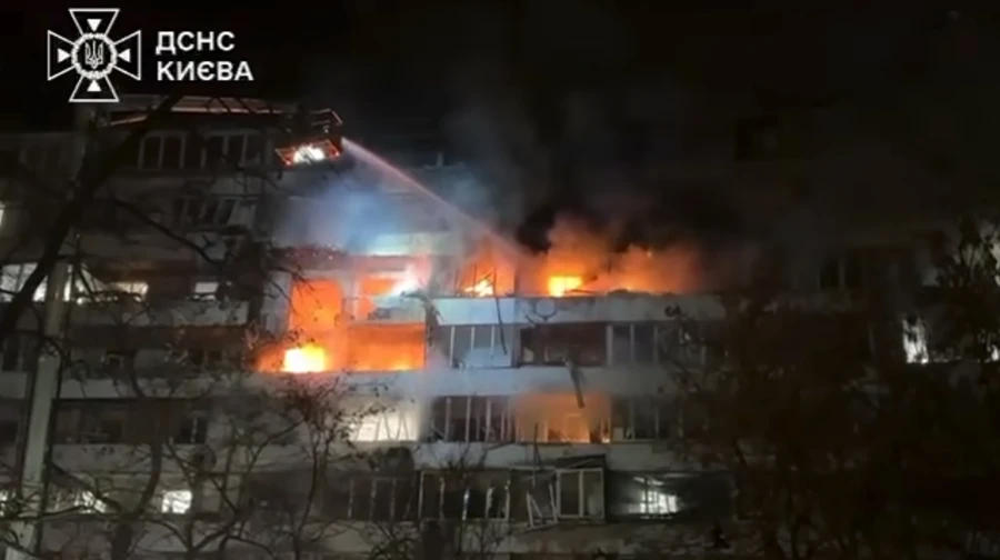 Российские войска нанесли удары по Киеву, повреждены жилые дома, есть жертвы