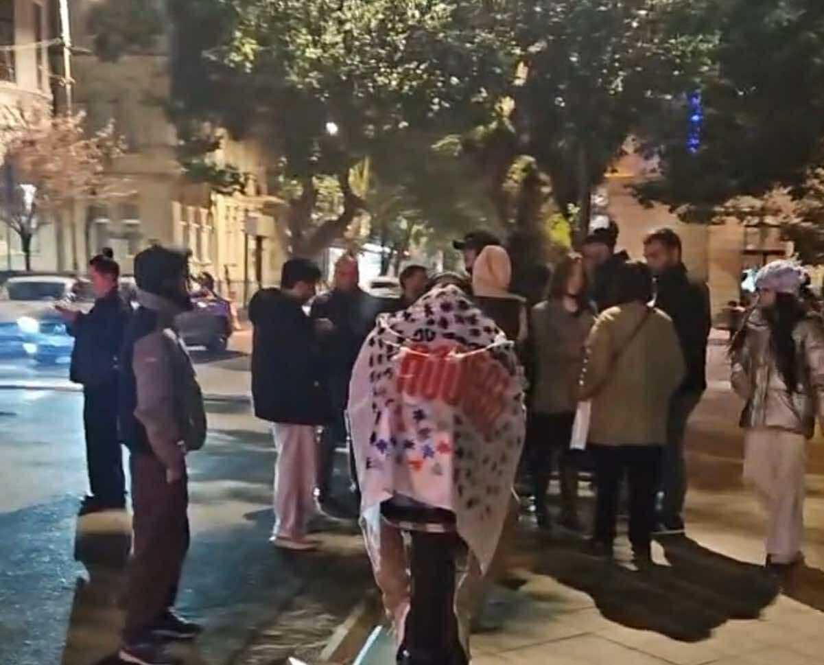 აჭარის მთავრობის სახლთან საპროტესტო აქცია მიმდინარეობს