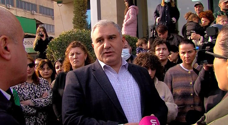 ჯანდაცვის მინისტრი - დიუშენის კუნთოვანი დისტროფიის სამკურნალო საშუალებებზე, რაც მსოფლიოში ახლა გამოჩნდა, არაერთგვაროვანი ინფორმაცია არსებობს, სანამ გაირკვევა, სახელმწიფო პროგრამაში ჩართვა რთულია