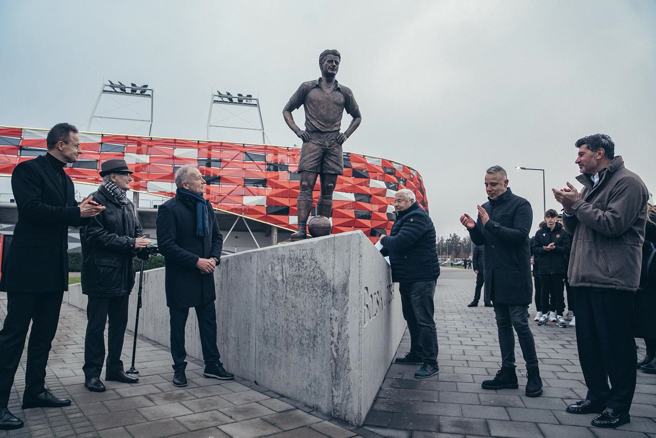 კახა კალაძემ უნგრეთის საგარეო საქმეთა მინისტრთან ერთად ბუდაპეშტში იოზეფ ბოჟიკის ძეგლი გახსნა