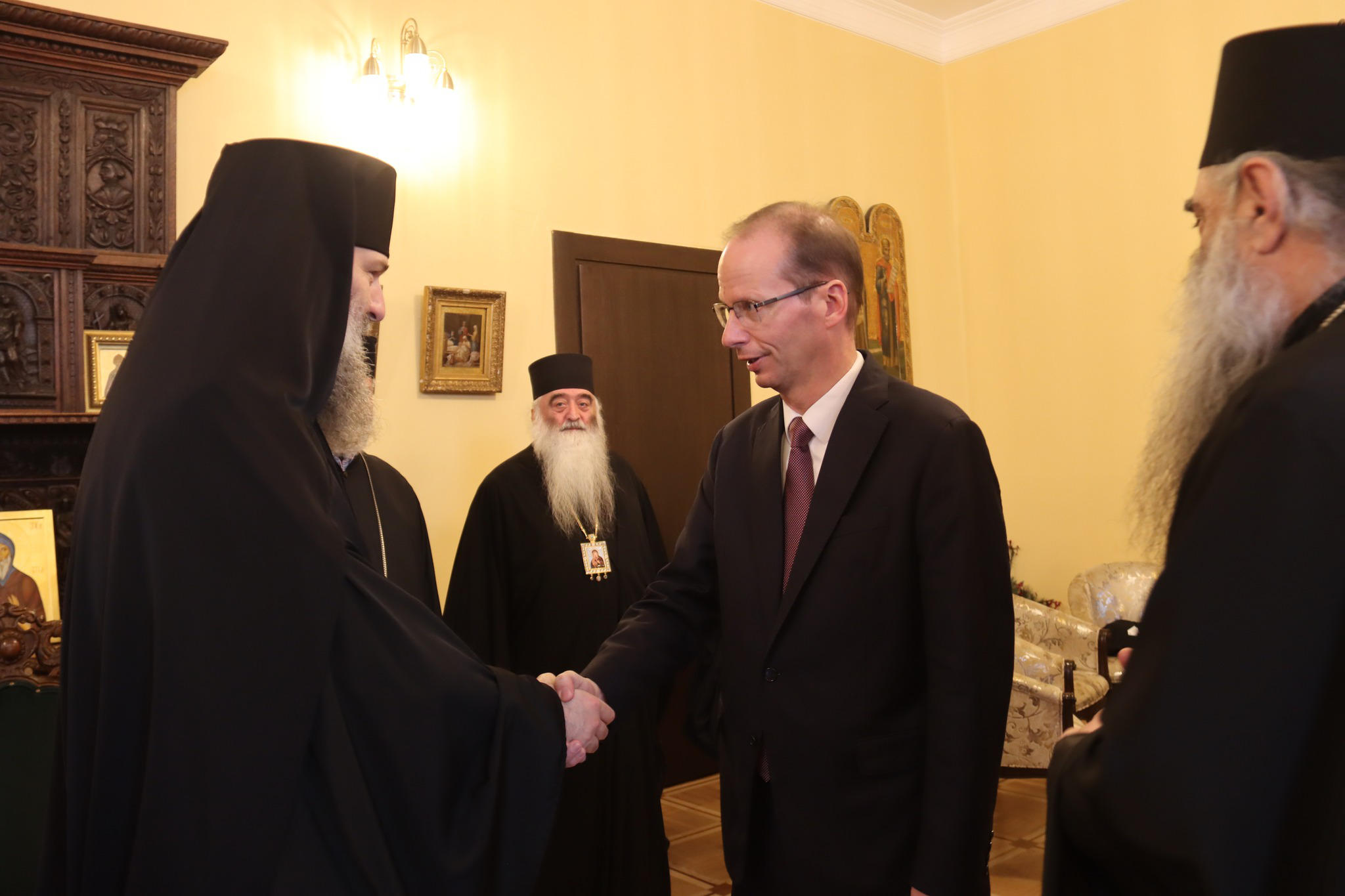 მიტროპოლიტი შიო საქართველოში აშშ-ის ელჩის მოვალეობის შემსრულებელს, ალან პერსელს შეხვდა