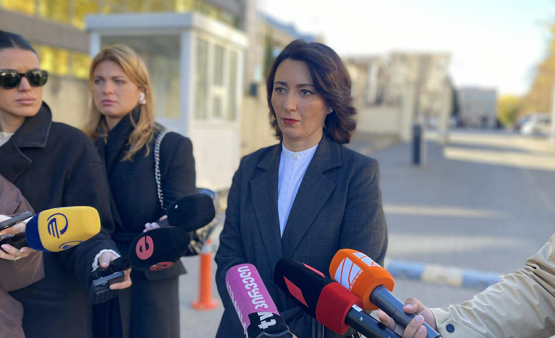 Eka Gigauri before questioning: We are watching a theatrical performance; they summon doctors and victims for questioning, not those who may have played a role in the crime – I can say that I also felt unwell after the dispersals