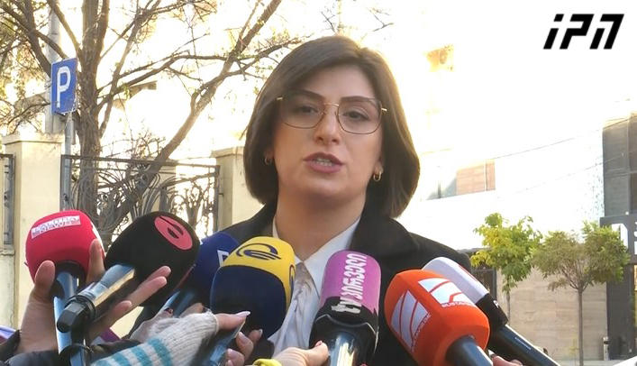 BBC-ის საგამოძიებო მასალასთან დაკავშირებით თბილისის საქალაქო სასამართლოში მაგისტრატ მოსამართლესთან გამოკითხვაზე საია-ს წარმომადგენელი, თამარ ონიანი მივიდა