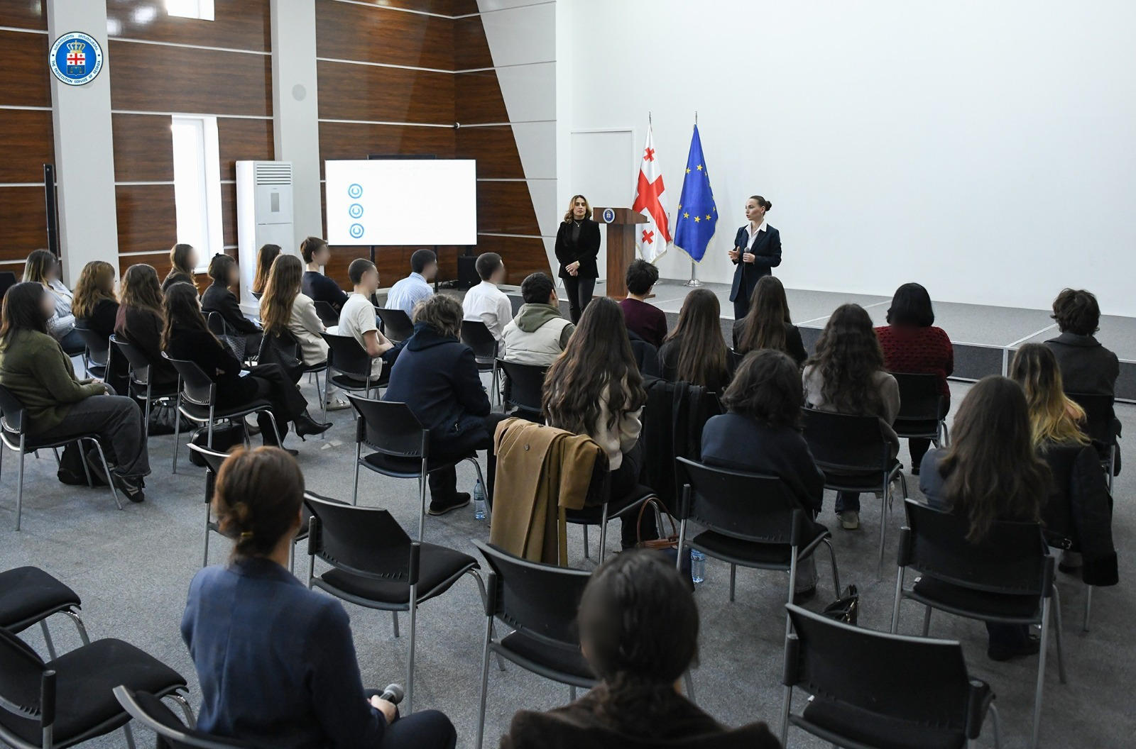 ქალთა მიმართ ძალადობის წინააღმდეგ  გლობალური კამპანიის ფარგლებში, საქართველოს გენერალურ პროკურატურაში, თბილისის კლასიკური გიმნაზიის მოსწავლეებთან შეხვედრა გაიმართა