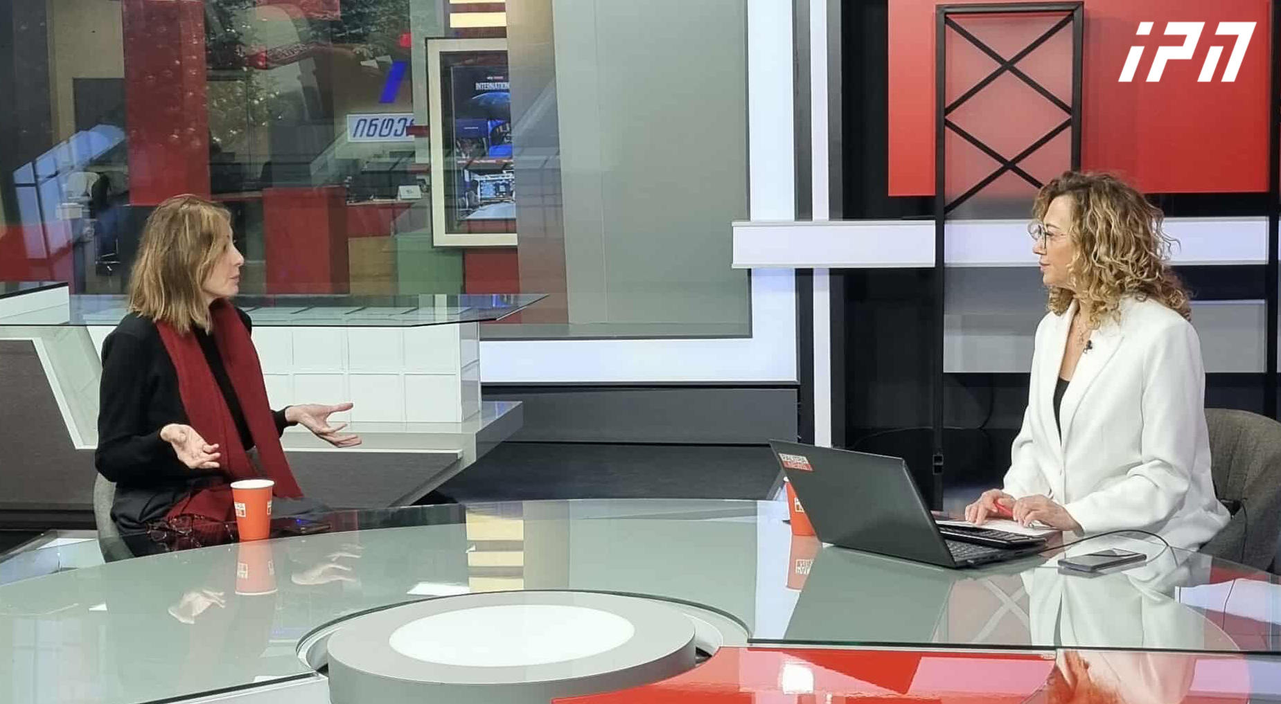 ხატია დეკანოიძე - დარბევის დროს იმ ნივთიერებების წყალში შერევა, რომლის შტრიხ-კოდებიც არის ნახსენები, საერთოდ არ შეიძლება - მე რომ ვიყო შსს-ს წარმომადგენელი, გამოვაქვეყნებდი დოკუმენტაციას, მაგრამ მთავარი პოლიტიკური ნებაა, რაც ომის რეჟიმს არ გააჩნია