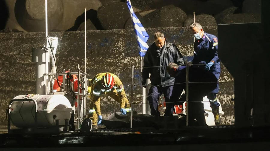 კუნძულ კრეტასთან ნავის ჩაძირვის შედეგად 17 მიგრანტი დაიღუპა