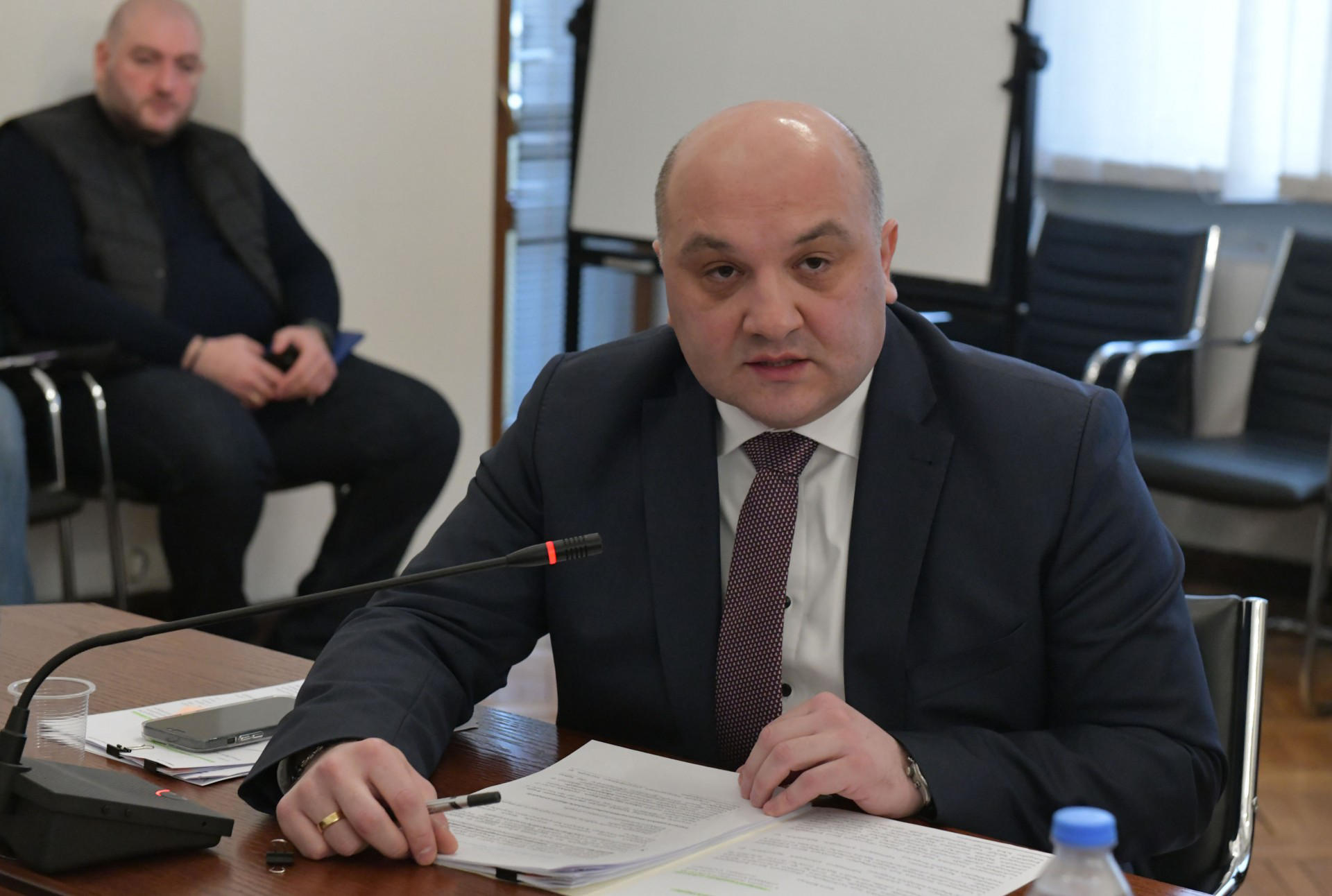 ალექსანდრე დარახველიძე ტატა ხვედელიანს - ძალიან გამიკვირდა, რომ 2024 წლის აქციებს „მშვიდობიანი“ დაარქვით - ფოიერვერკების წვიმა ცვიოდა ჩვენი კოლეგების თავზე, არაერთი პოლიციელი დაშავდა და ეს ხალხი დღემდე ჭრილობებს იშუშებს