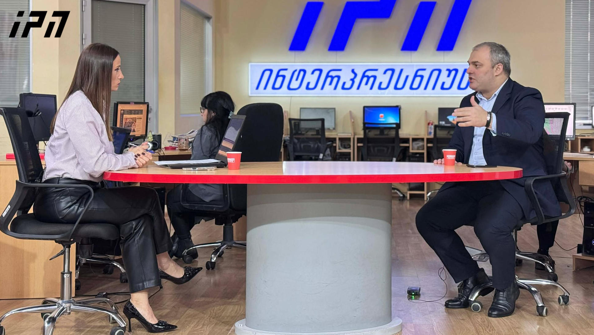 თენგო თევზაძე - კობახიძის მუქარის არავის ეშინია, მაგრამ მას შეუძლია ჩვენს ქვეყანას გამოუსწორებელი ზიანი მიაყენოს და ამას აკეთებს კიდეც - თუ ჰქონდათ  დოკუმენტები, რომ ქიმიური იარაღი არ გამოუყენებიათ, რას მალავენ? გამოაქვეყნონ