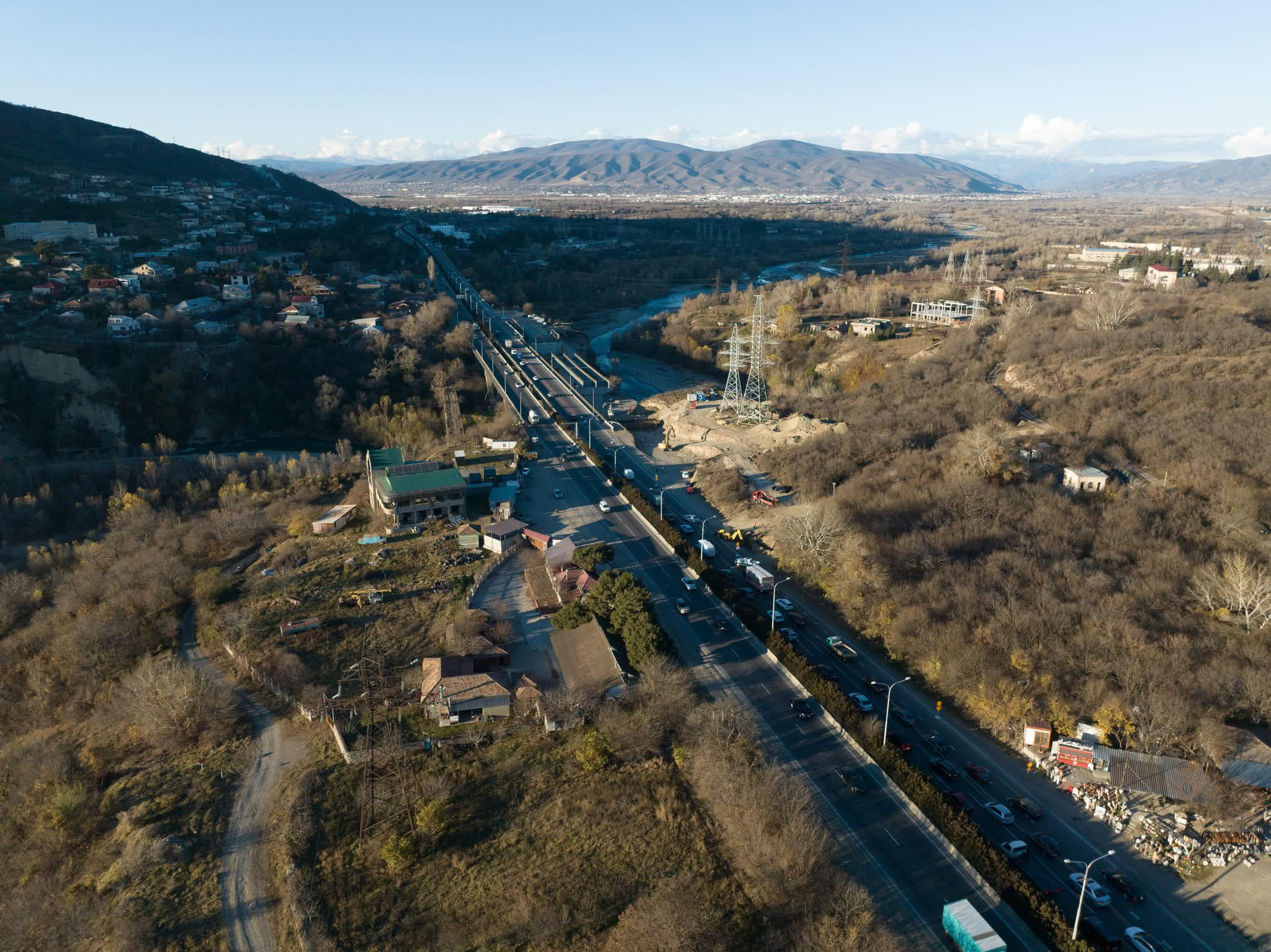 გზების დეპარტამენტი - მდინარე არაგვის ხიდზე ავტოტრანსპორტის მოძრაობა აღდგა