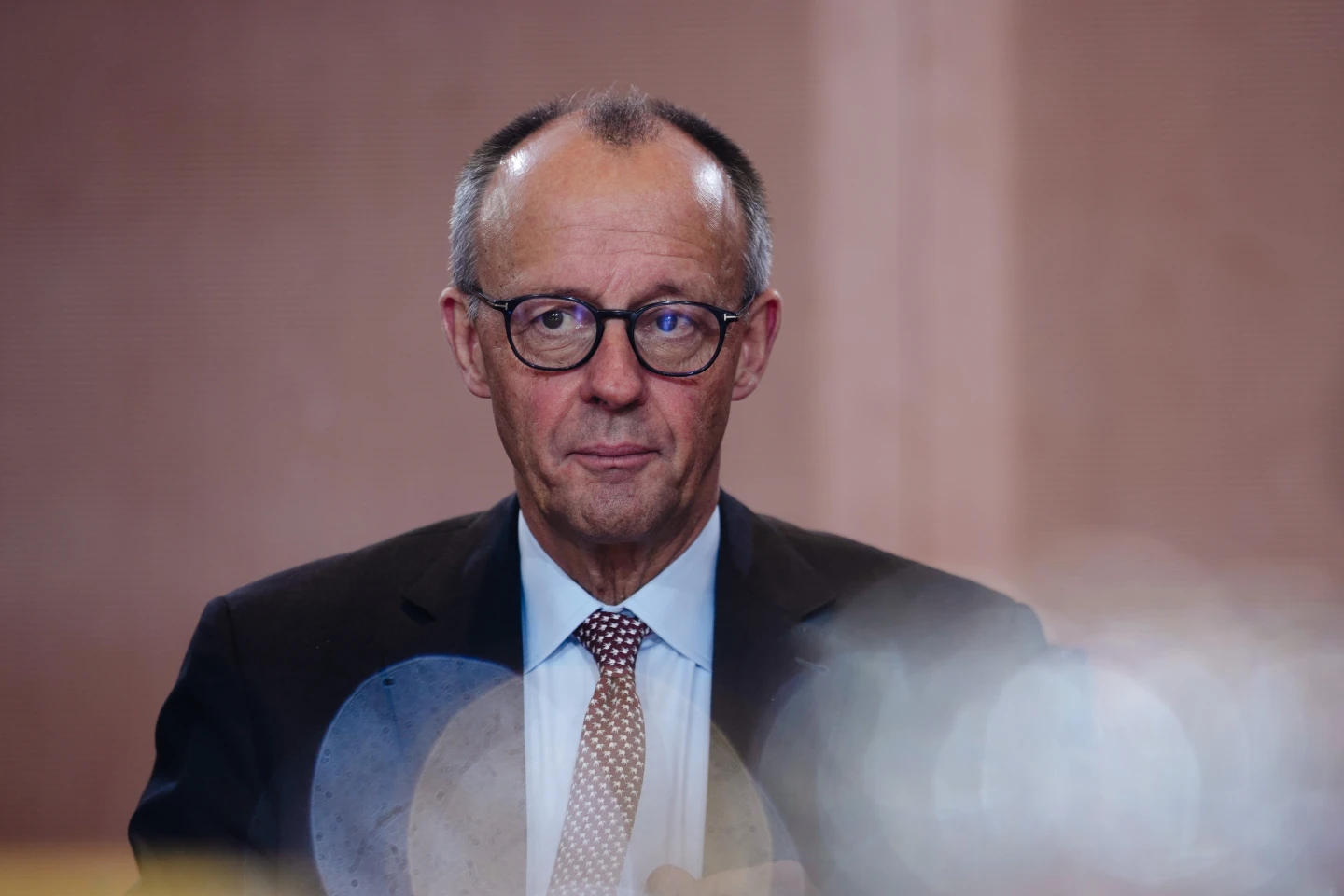 ფრიდრიხ მერცი - ვერ ვხედავ იმის საჭიროებას, რომ ამერიკელებმა ახლა ევროპაში დემოკრატია უნდა გადაარჩინონ - მისი გადარჩენა რომ იყოს საჭირო, ჩვენ თვითონაც გავუმკლავდებოდით ამას