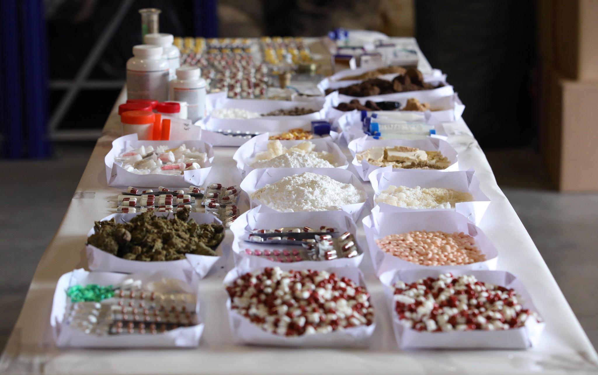 შსს-მ უპრეცედენტო რაოდენობის - 926 კილოგრამი ნარკოტიკული საშუალებები გაანადგურა, რომელთა ღირებულება ე.წ. შავ ბაზარზე 19 მილიონ ლარს აღემატება