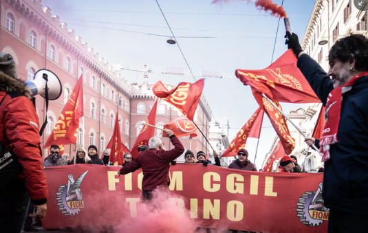 The Guardian - იტალიაში მთავრობის 2026 წლის ბიუჯეტის წინააღმდეგ პროტესტის ნიშნად ათასობით ადამიანი გაიფიცა