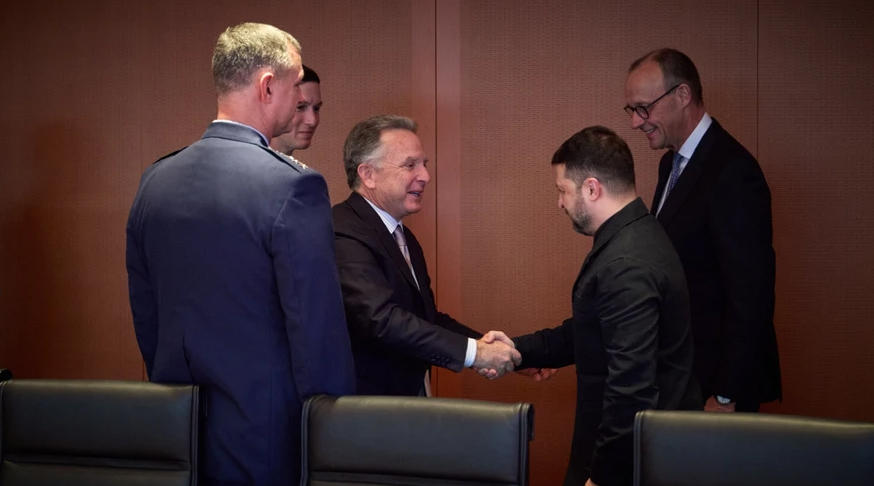 ბერლინში ვოლოდიმირ ზელენსკის, ფრიდრიხ მერცისა და აშშ-ის წარმომადგენლების შეხვედრა მიმდინარეობს