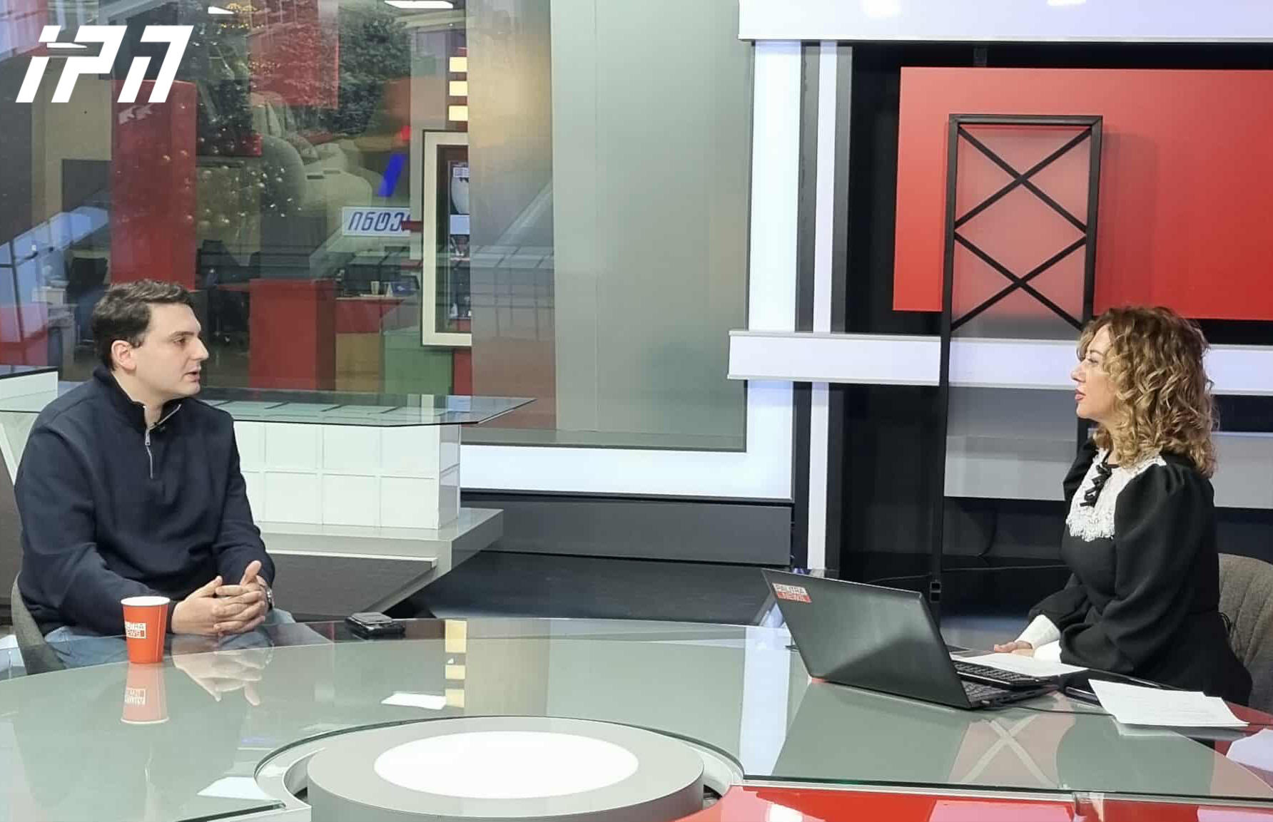 ლევან სანიკიძე - ქართული პოლიტიკა „ნაციონალური მოძრაობის“ გარშემო ტრიალებს: „ოცნება“ დღის წესრიგს ჩვენი პარტიის წინააღმდეგობის საფუძველზე აგებს, ოპოზიციური პარტიები იდენტობას იშენებენ, რომ „ნაცები“ არ არიან, აბა ვინ არიან?