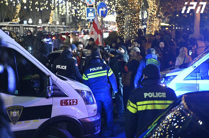 ქაშვეთის მიმდებარედ პოლიციამ აქციის ერთ-ერთი მონაწილე დააკავა