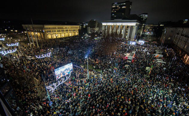მედია - ლიეტუვაში მაუწყებლობის შესახებ კანონში ცვლილებების წინააღმდეგ საპროტესტო აქციაზე 10 000 ადამიანი გამოვიდა