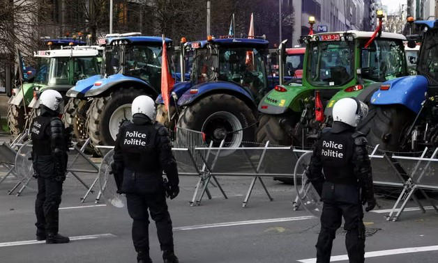 „ევრონიუსი“ - სამხრეთ ამერიკასთან სავაჭრო შეთანხმების პროტესტის ნიშნად ფერმერებმა ბრიუსელში გზები ტრაქტორებით გადაკეტეს