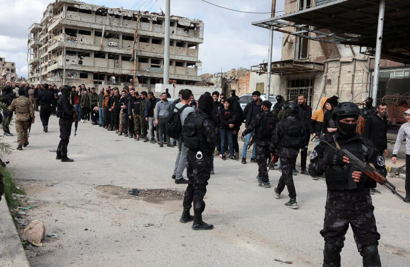 ალეპოში სირიის სამთავრობო ძალებსა და „სირიის დემოკრატიულ ძალებს“ შორის შეტაკებების შედეგად, სულ მცირე, ორი მშვიდობიანი მოქალაქე დაიღუპა