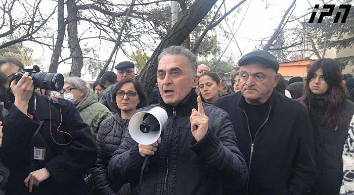 გიგა ავალიანის ოჯახის ადვოკატი - გვექნება ბევრი აქცია და ბევრი ადამიანი დაჯდება საბრალდებო სკამზე, ვინც საქმის მასალები გააყალბა - პარლამენტში შევიტანთ განცხადებას, რომ შეიქმნას საგამოძიებო კომისია