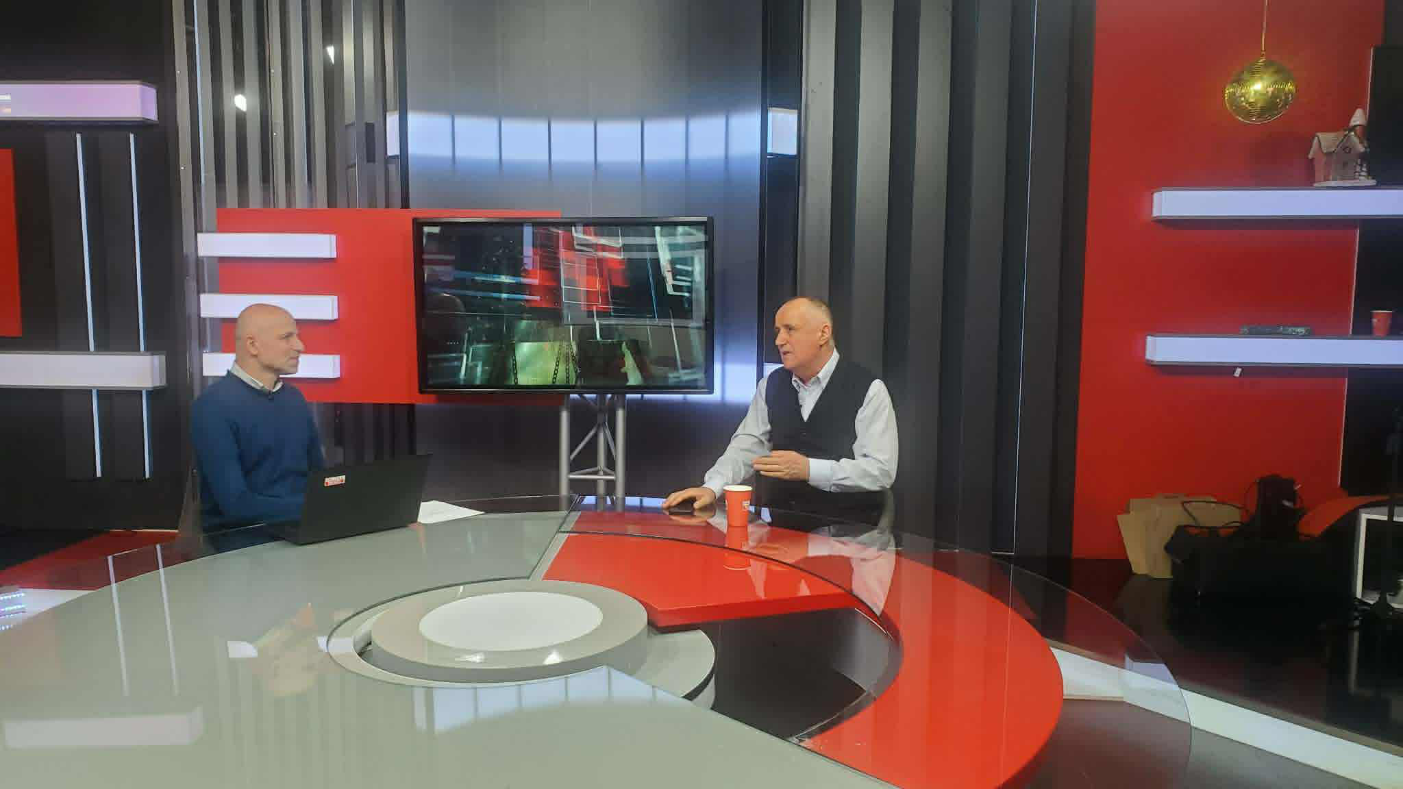 აკაკი ბობოხიძე - უნდა მოვნახოთ ფორმა, რომელიც პარტნიორებთან წარმოგვადგენს როგორც ხალხის ნების გამომხატველ ჯგუფებს, ცალ-ცალკე ბრძოლა არ გამოვა - როცა უხეშ ფიზიკურ ძალას ეჯახები, შენც უხეშ ძალაზე უნდა იფიქრო, რაც ამ წუთას არ გვაქვს