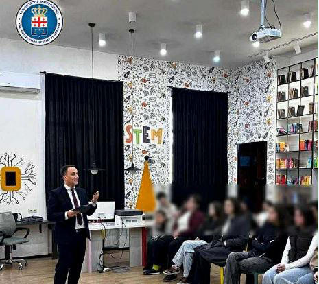 საქართველოს პროკურატურის მიერ ორგანიზებული ანტინარკოტიკული კამპანიის ფარგლებში, ქუთაისის N1 საჯარო სკოლის მოსწავლეებთან საინფორმაციო შეხვედრა გაიმართა