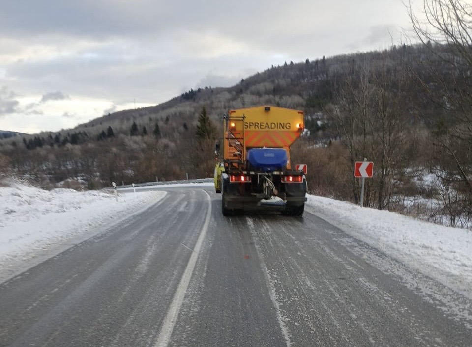 ნაქერალას უღელტეხილზე მისაბმელიანი და ნახევრადმისაბმელიანი ავტოტრანსპორტის მოძრაობა აღდგა