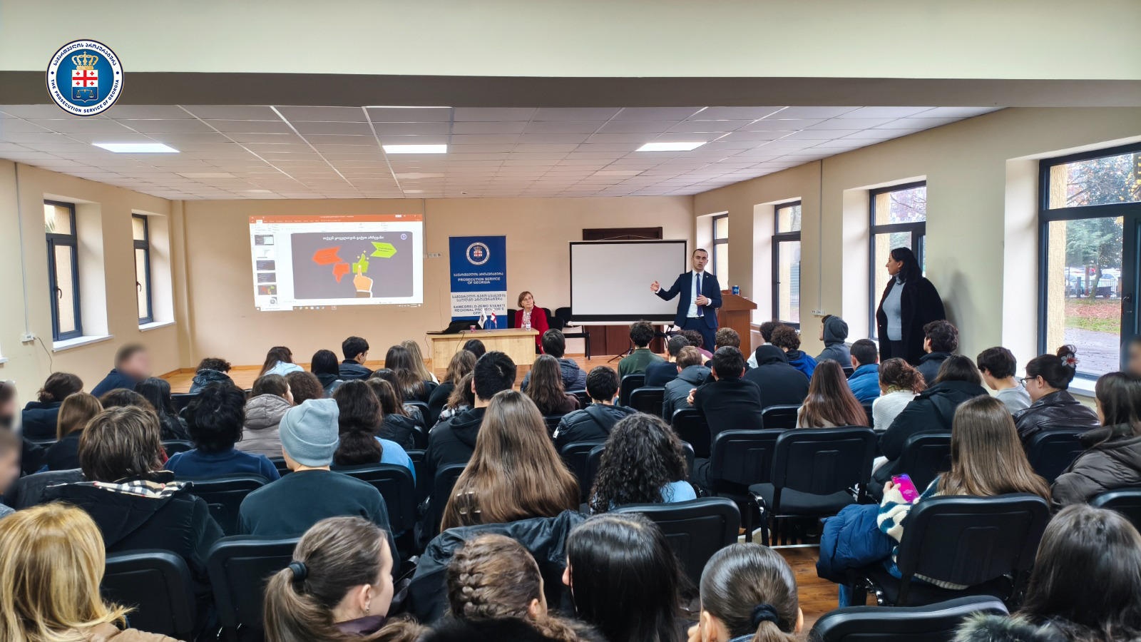 პროკურატურის მიერ ორგანიზებული ანტინარკოტიკული კამპანიის ფარგლებში, ზუგდიდის N2 საჯარო სკოლის მოსწავლეებთან საინფორმაციო შეხვედრა გაიმართა