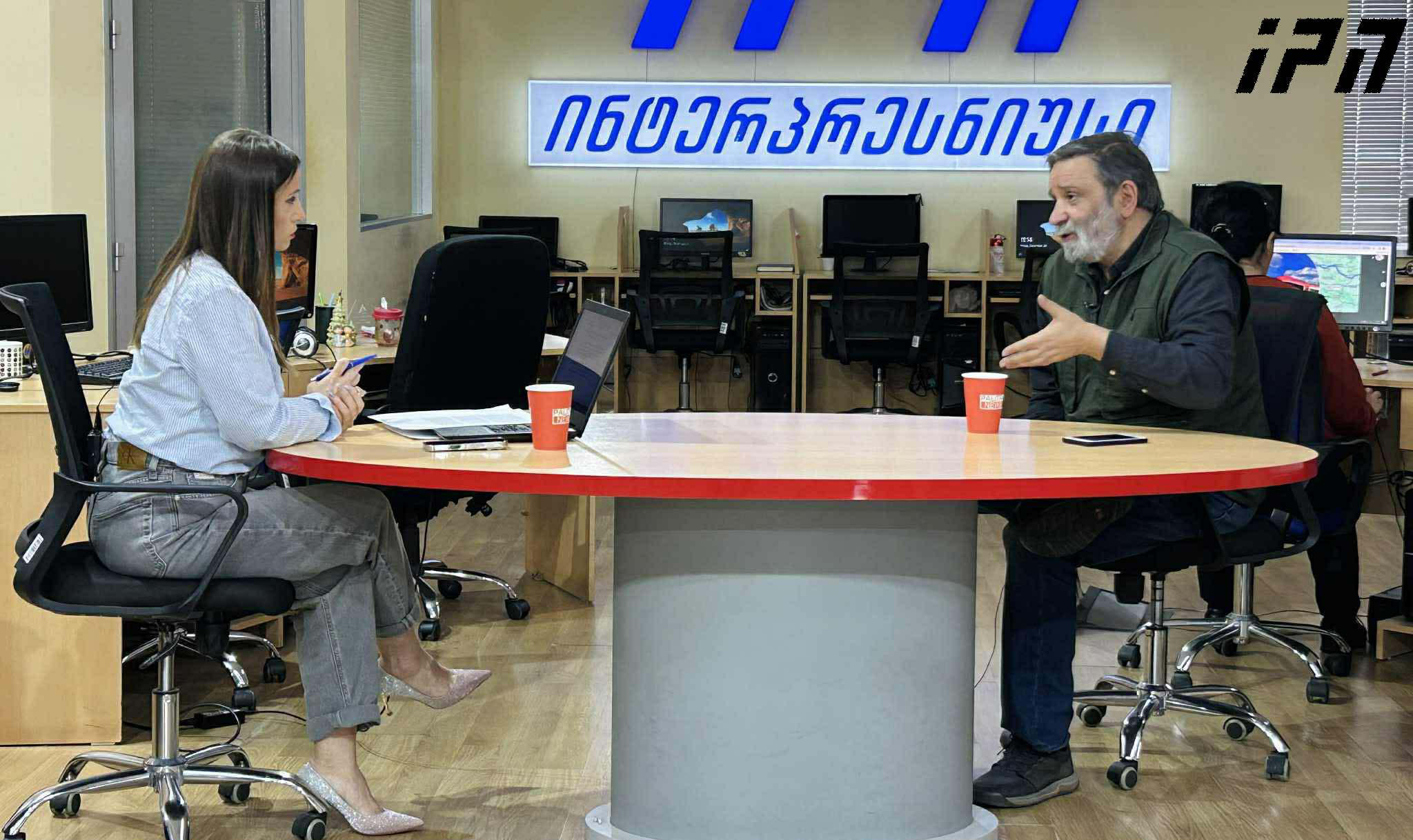 დავით დარჩიაშვილი - სუს-ს არ წარმოუდგენია კომუნიკაციის შინაარსი და მარტო იმიტომ, რომ ზოდელავა ახალაიას კარის მეზობელია, დანაშაული როგორ დასტურდება? მეუღლესთან მიმართებაში კი ადგილი აქვს ახალაიას მორალური დამუნათების მცდელობას