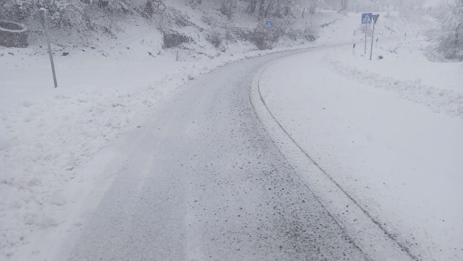 თოვის გამო, ნიჩბისი-დიდგორი-დიდი თონეთის გზაზე ავტოტრანსპორტის მოძრაობა აკრძალულია