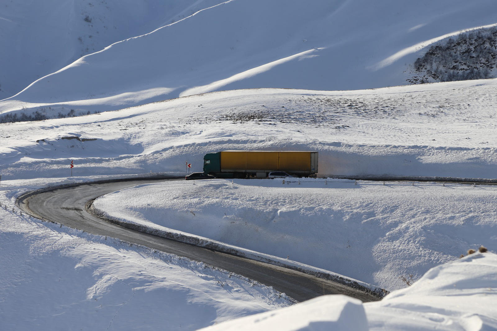 გუდაური (ფოსტა)-კობის მონაკვეთზე მისაბმელიანი და ნახევრადმისაბმელიანი ავტოტრანსპორტის მოძრაობა აღდგა