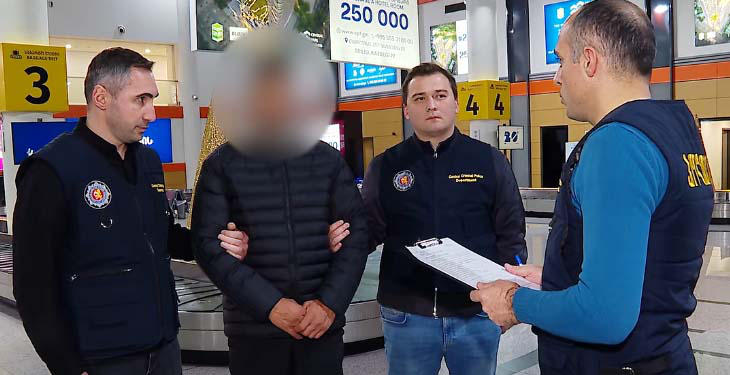 თბილისის აეროპორტში განსაკუთრებით დიდი ოდენობით ფსიქოტროპული ნივთიერების საქართველოში უკანონოდ შემოტანის ფაქტზე უცხო ქვეყნის მოქალაქე დააკავეს - ამოღებულია 3 080 აბი „პრეგაბალინი“