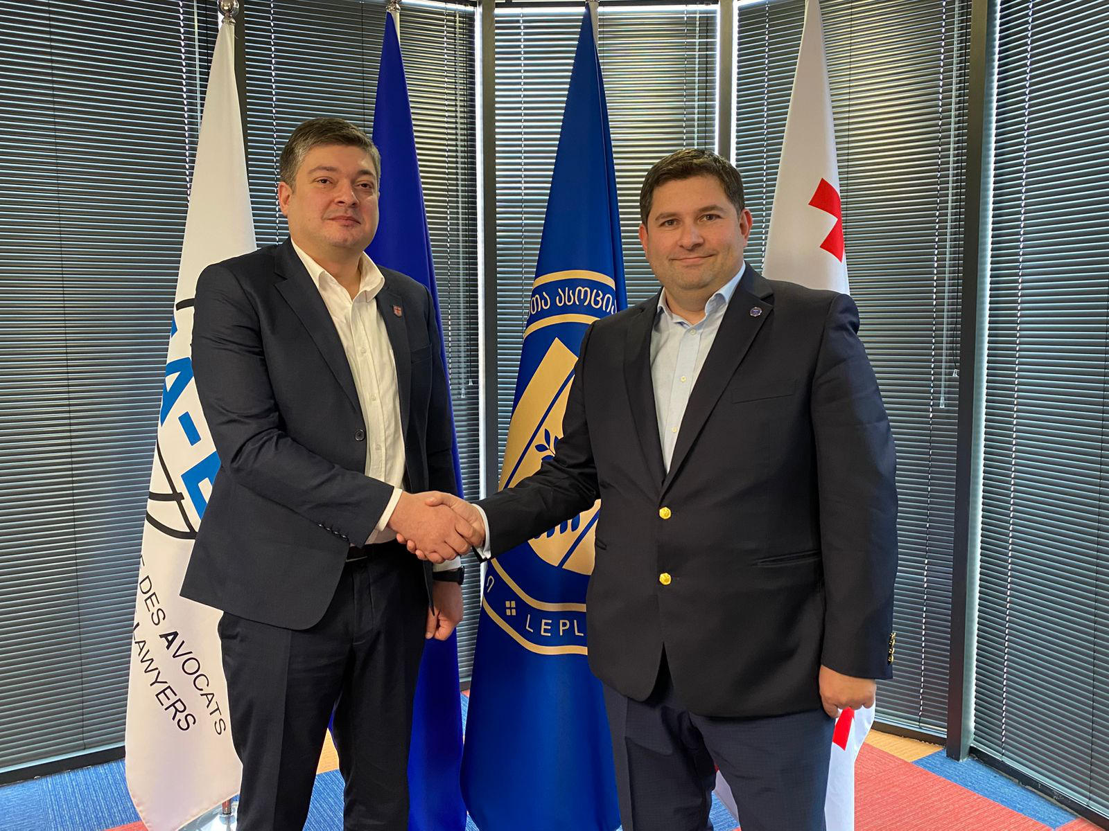 ადვოკატთა ასოციაციის თავმჯდომარე იურიდიული დახმარების სამსახურის ხელმძღვანელს შეხვდა