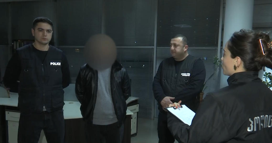 მარნეულში ოქროს ნივთების ქურდობის ფაქტზე ორი პირი დააკავეს