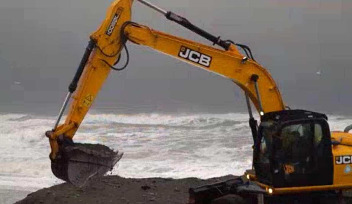 ბათუმში ძლიერმა ქარმა პრობლემები შექმნა