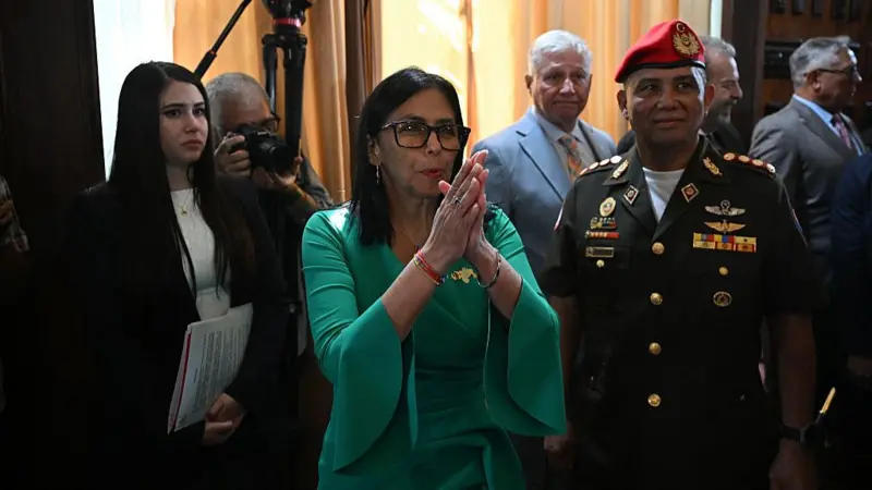 დელსი როდრიგესმა ფიცი დადო და ოფიციალურად გახდა ვენესუელის  პრეზიდენტის მოვალეობის შემსრულებელი