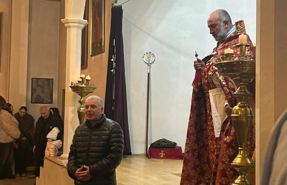 სომეხთა სამოციქულო ეკლესია შობასა და ნათლისღებას ზეიმობს