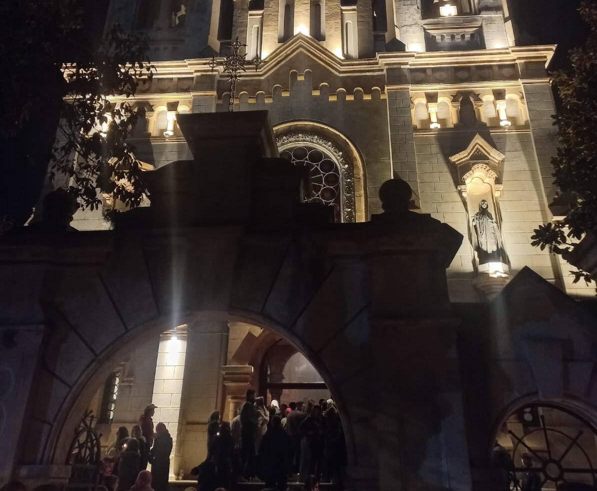 ბათუმის ყოვლადწმინდა ღვთისმშობლის შობის ტაძარში საშობაო წირვა აღევლინა