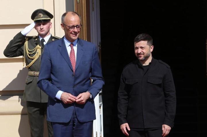 ფრიდრიხ მერცი - უკრაინამ უნდა უზრუნველყოს, რომ ახალგაზრდა მამაკაცები არ წავიდნენ გერმანიაში, პოლონეთსა და საფრანგეთში, არამედ ჯარში იმსახურონ