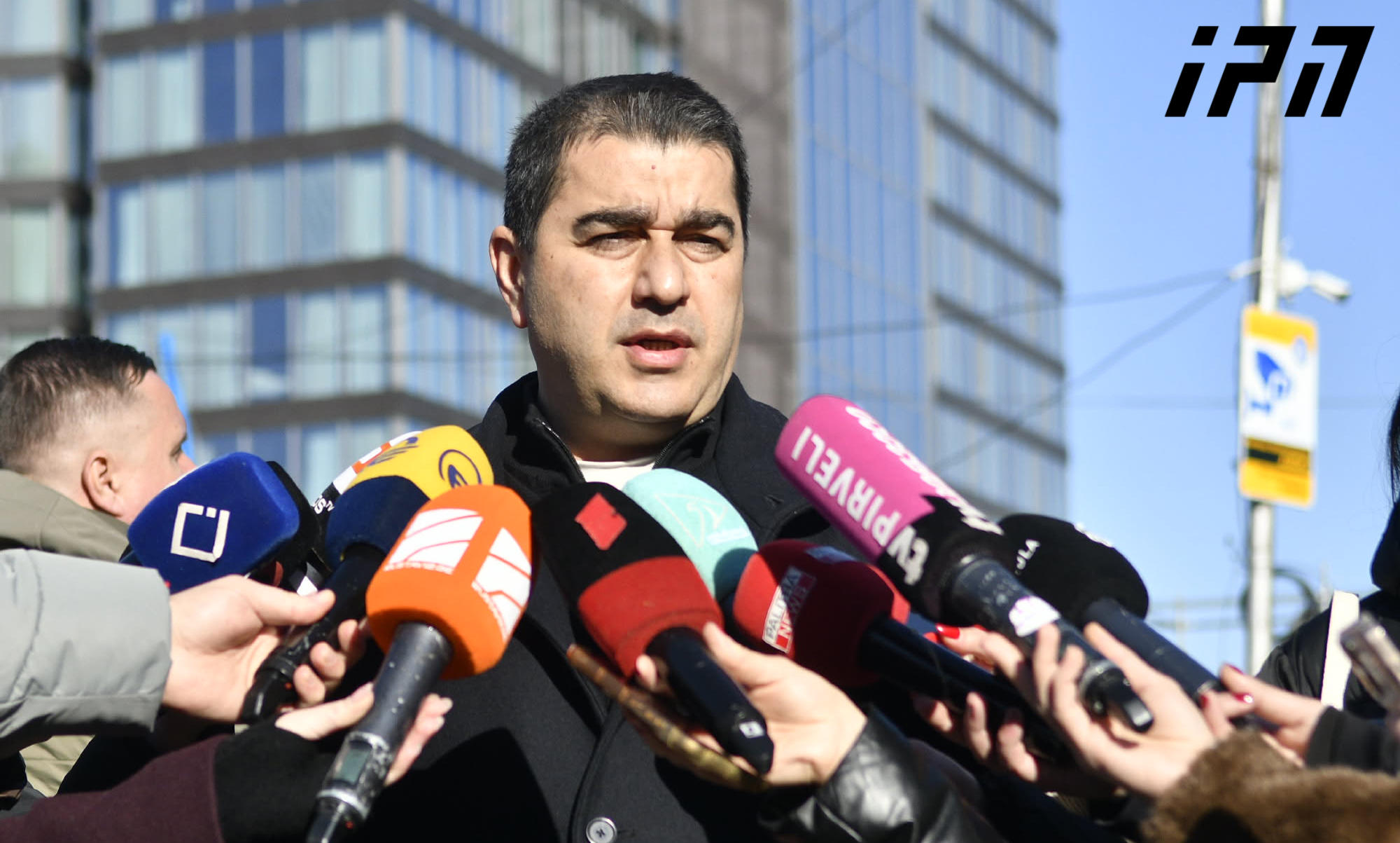 შალვა პაპუაშვილი - ჩვენ, სიტყვის თავისუფლების სახით შემოგვაპარეს ყველაზე უფრო ბოროტი და მკვლელი იარაღი, რომელიც კლავს არა მხოლოდ ფიზიკურად, არამედ კლავს ადამიანის სულს, მათ შორის, იმის სულს, ვინც ამ იარაღს იყენებს