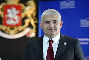 გიორგი სოსიაშვილის განცხადებით, ის ადამიანები, რომლებიც „კამიტით“ მოწამვლასთან დაკავშირებით ფილმებში მონაწილეობენ, „კამიტით“ კი არ არიან მოწამლულნი, არამედ საკუთარი სამშობლოს სიძულვილით“