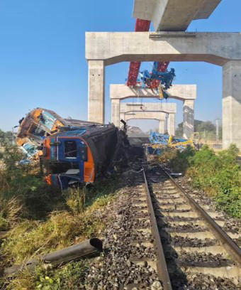 ტაილანდში მატარებელს ამწე დაეცა, 19 ადამიანი დაიღუპა და 80 დაშავდა