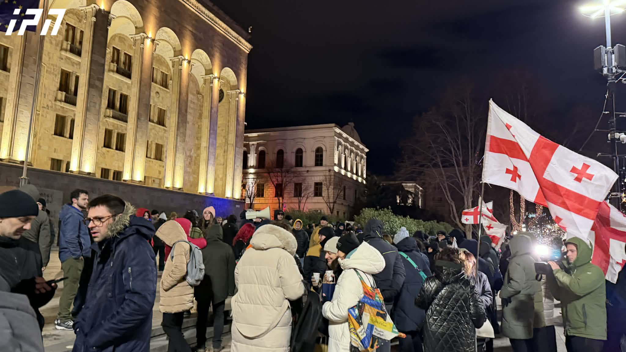 პარლამენტთან საპროტესტო აქცია განახლდა