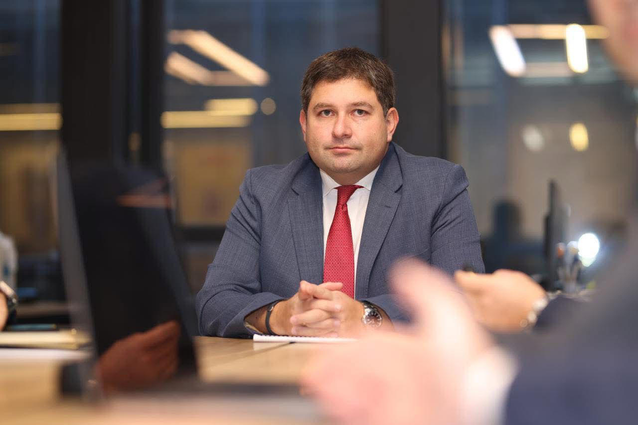 ადვოკატთა ასოციაციის თავმჯდომარე პროფესიული ადაპტაციის კურსის მონაწილეებს შეხვდა