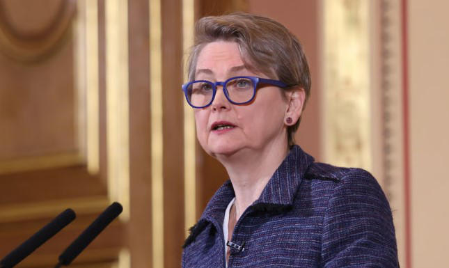 Politico - გაერთიანებული სამეფო ვლადიმერ პუტინთან პირდაპირი მოლაპარაკებების განახლებასთან დაკავშირებით საფრანგეთსა და იტალიას არ ეთანხმება