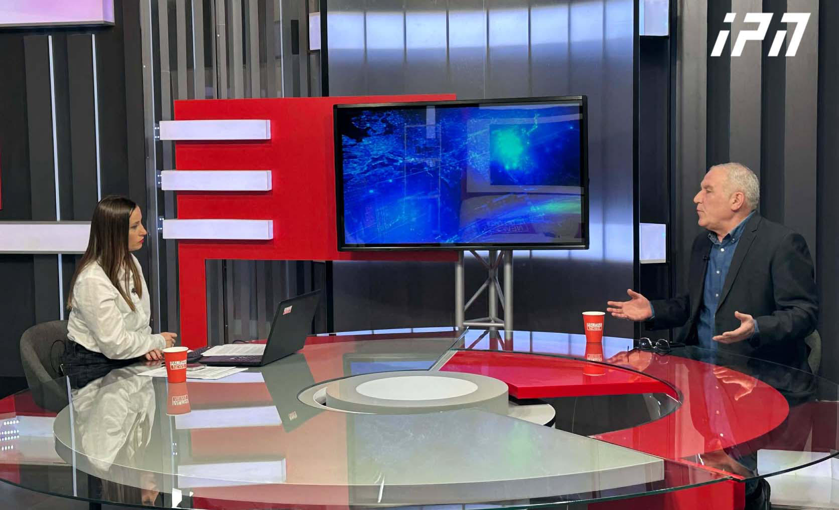 ნუგზარ წიკლაური - იცნობთ ქვეყანას სამყაროში, სადაც ფასებს სუს-ი არეგულირებს? გვახსოვს ბრეჟნევის კარაქის, ყველის და პურის ტალონები, აქეთკენ მიდის „ოცნება“ - დებატებზე კი არ გამოვრიცხავ, რომ მთავრობა და „უქარქაშო ხმლები“ „ხალხის ძალის“ სახით დასხდნენ